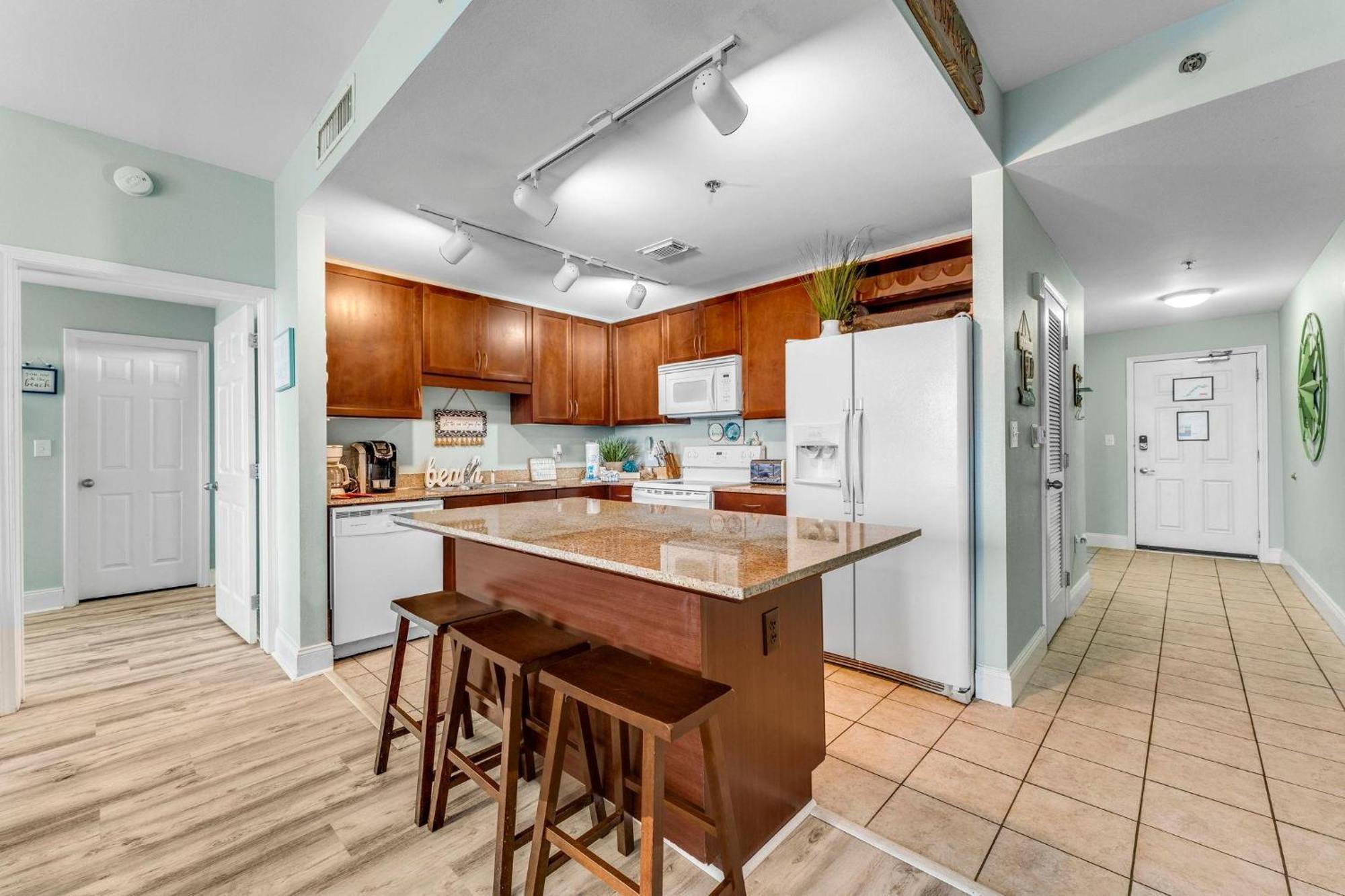 Laketown Wharf 1331 Apartment Panama City Beach